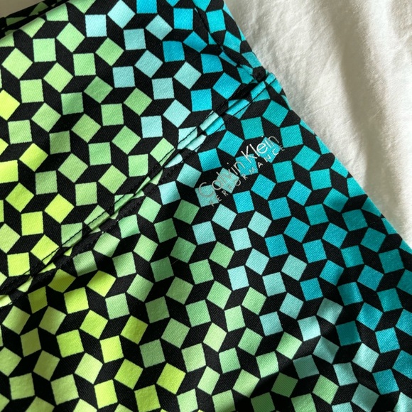 Size Small Calvin Klein Performance Neon Kaleidoscope Design Cropped Leggings - Picture 4 of 10